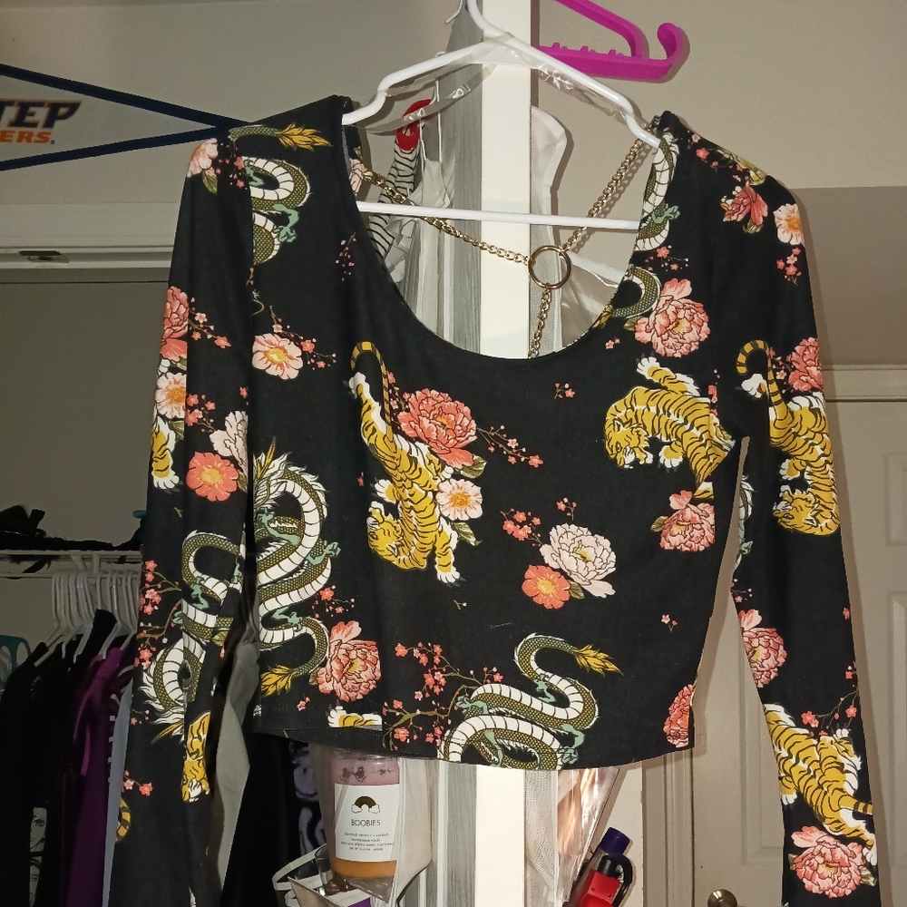 DEREK HEART black printed long-sleeved crop top
